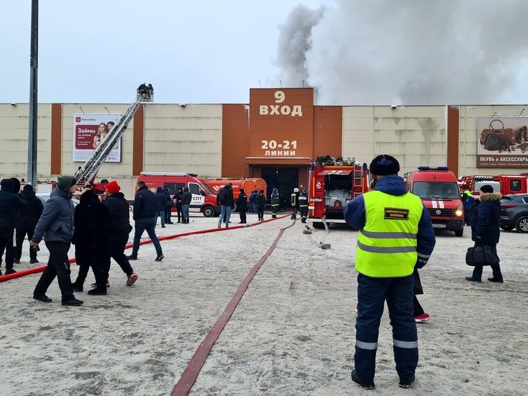    Пожар на рынке «Садовод» удалось локализовать