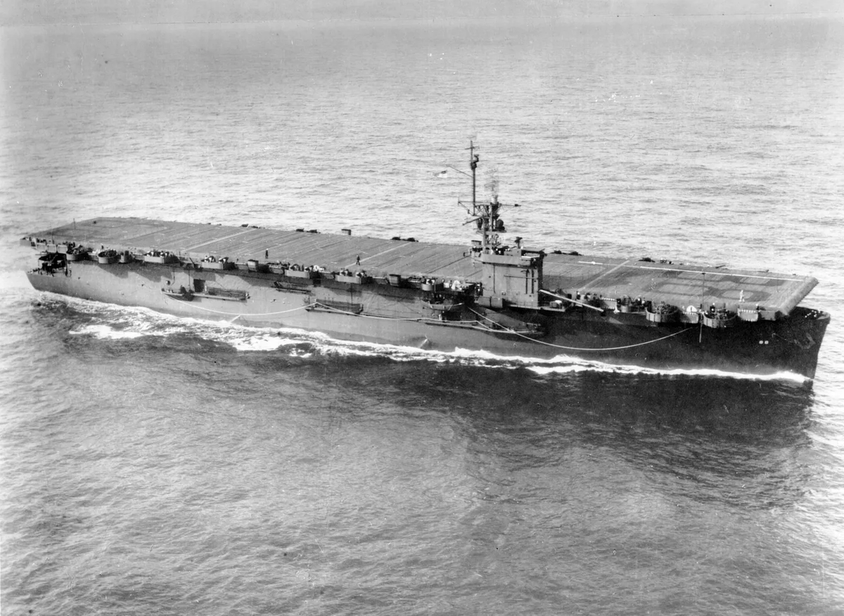 Корабль ВМС США на мысе Эсперанс. Фото: Wikipedia
