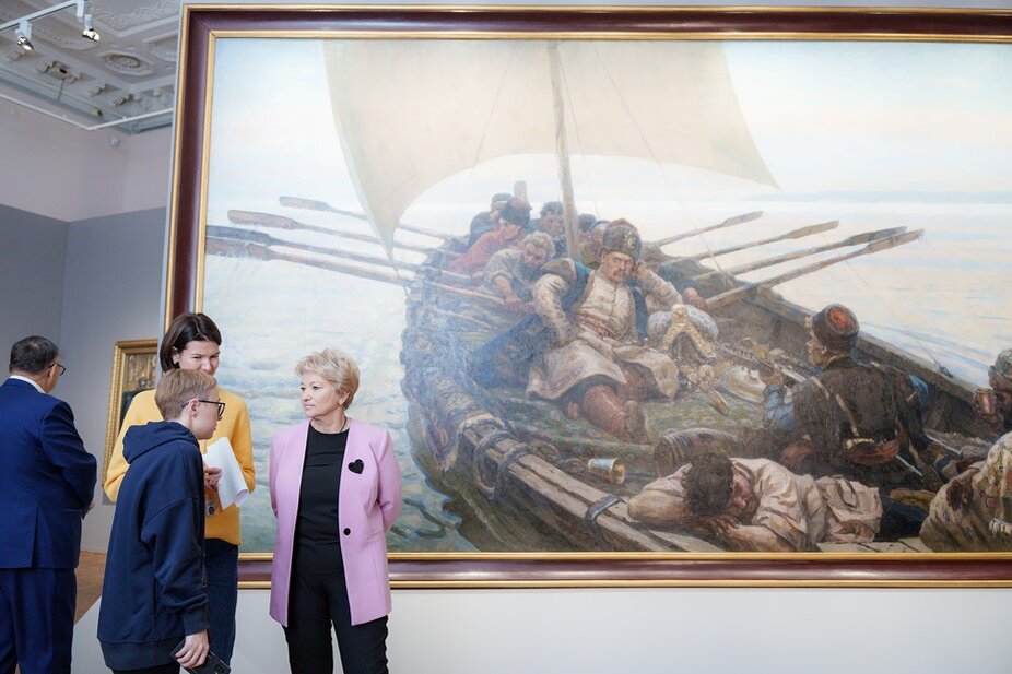    Отреставрированное полотно "Степан Разин" (1906) встречает посетителей в таком виде, как её видел сам художник и его современники Автор фото: Валентин Беликов