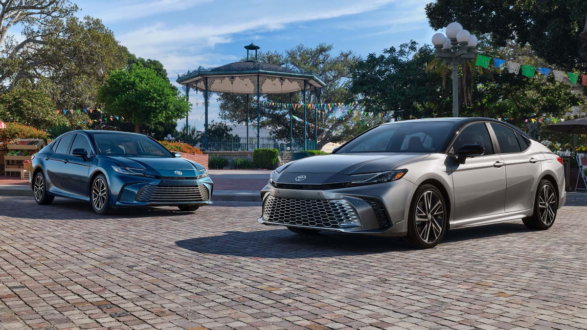 Toyota Camry нового поколения – версии для североамериканского рынка 