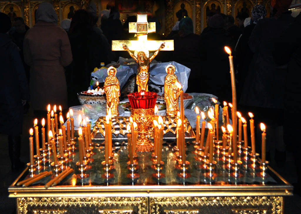 Троицкая родительская суббота икона. Родительская суббота в храме. Помянуть усопшего в день. Панихида в храме. Троицкая поминальная суббота 2020.