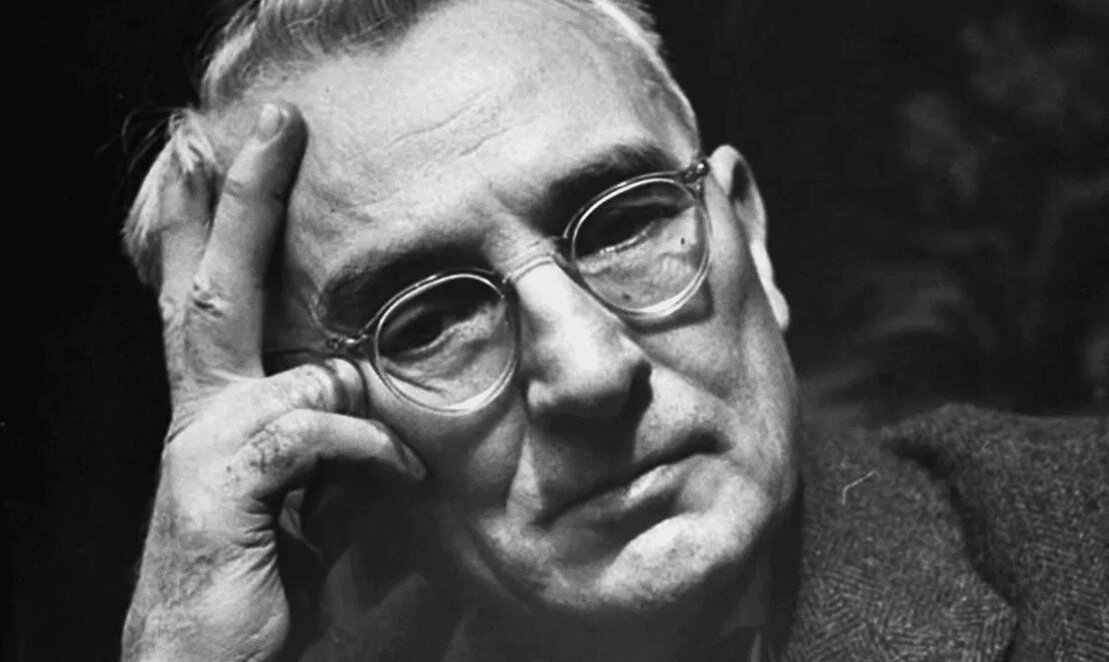    Дейл Карнеги сформировал американский стиль общения с неизменной улыбкой и поддельным участием Pravda-nn.ru