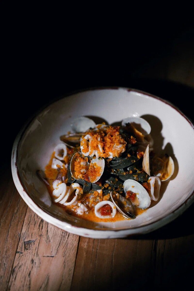    Новости ресторанов: черные тальятелле, голубцы с икорным соусом и блестящие торты (фото 2)