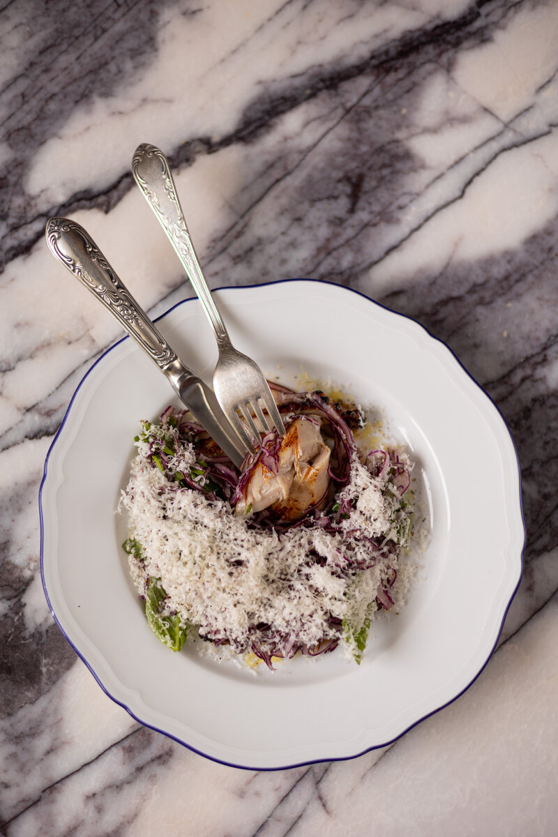    Новости ресторанов: черные тальятелле, голубцы с икорным соусом и блестящие торты (фото 5)