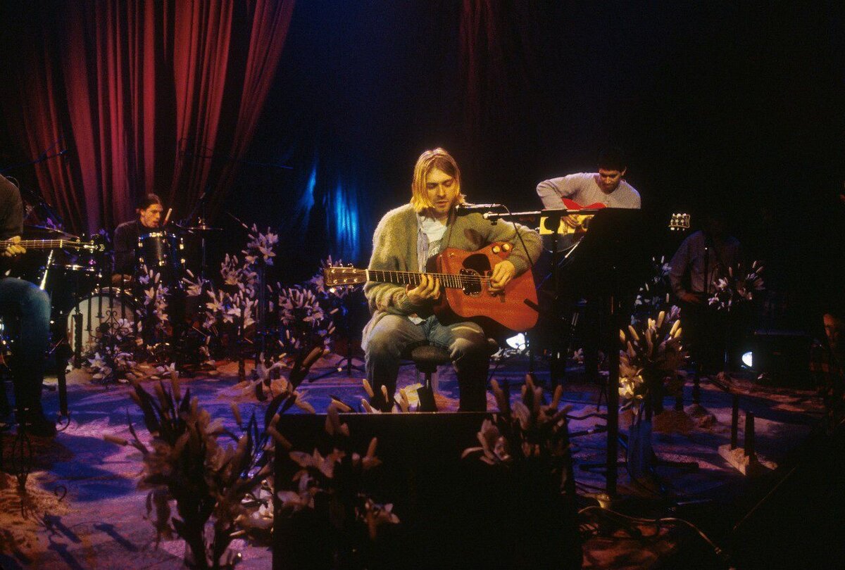 Nirvana на MTV Unplugged 1993 год. Фото из открытых источников 