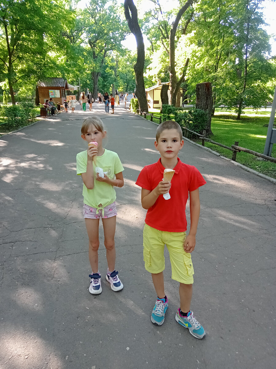 Старое фото) уже взрослые