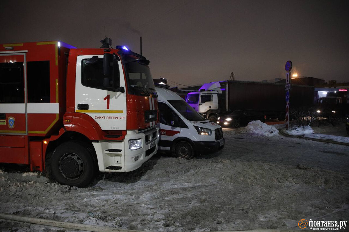 В ГУ МЧС по Петербургу подтвердили, что при пожаре в Кировском районе  города пострадали два человека. Читайте на 