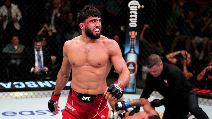     Российский боец UFC Арман Царукян Gettyimages.ru Chris Unger / Contributor