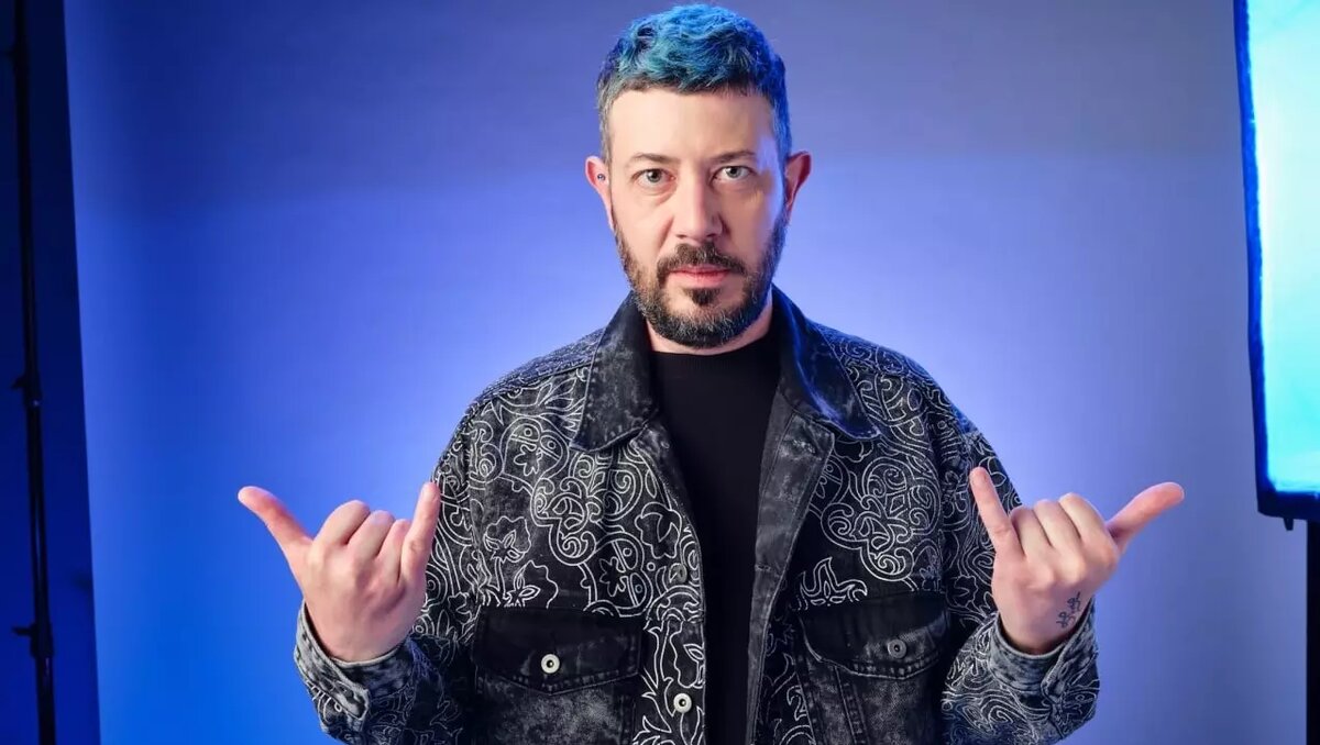     Дизайнер и блогер Артемий Лебедев поделился своими впечатлениями по поводу сериала «Слово пацана», который рассказывает о казанских группировках в конце 1980-х. Об этом он написал в своем Telegram-канале.