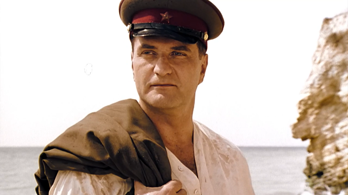 Кадр из кинофильма "Благословите женщину", 2003 г., режиссер Станислав Говорухин, сценарист Владимир Валуцкий, композитор Евгений Дога (скриншот)