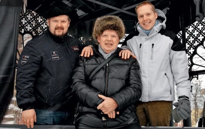  Александр Потапов с сыновьями.