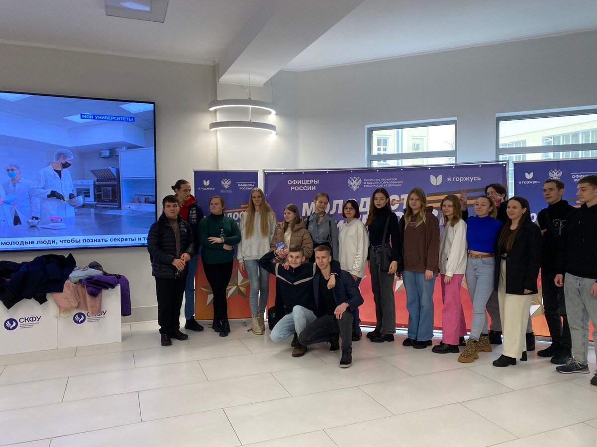 Bm центр. Бм техника воронеж. Бм спортивный комплекс пермь. Коминтерна 25 пермь бассейн. Bmw f10 решетка бампера низ.