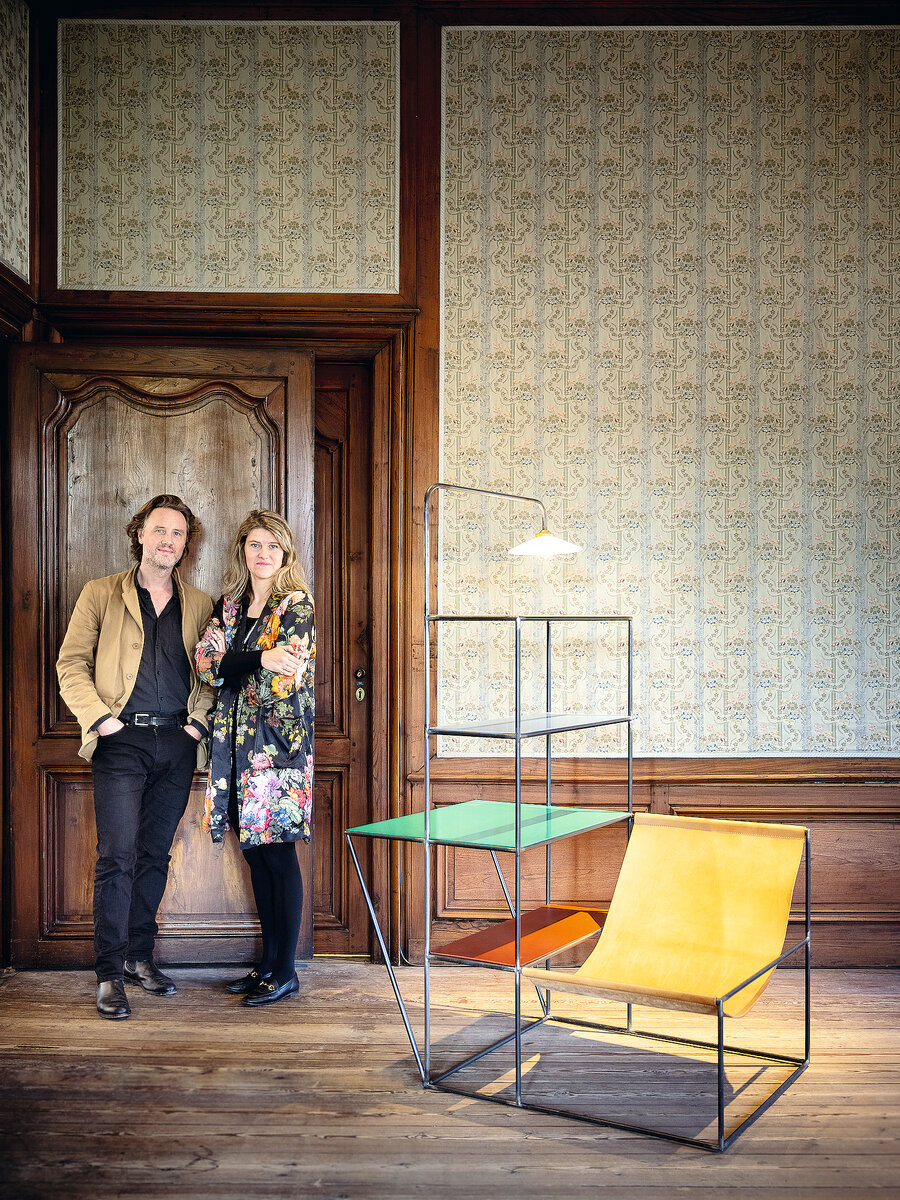 Ханнес Ван Северен и Фиен Мюллер с инсталляцией из серии «Примитивы будущего»