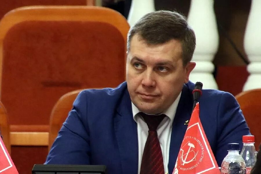 Депутат кпрф заказал эскортницу