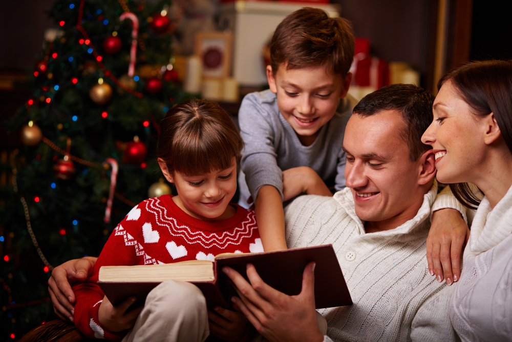 Family christmas tradition. Новый год семья. Рождество семья. Семейные традиции. Семейные праздники.