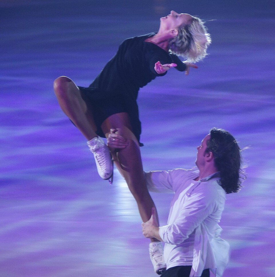    Оксана Домнина и Максим Шабалин в постановке Ильи Авербуха «Одноклассники» Алексей БУЛАТОВ