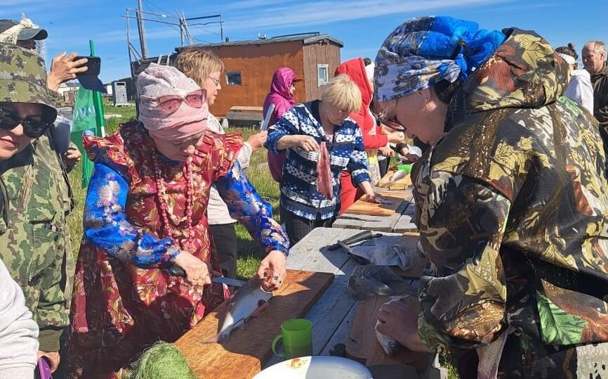 Русское Устье на Индигирке. Русское Устье фото жителей. Село русское Устье Якутия.