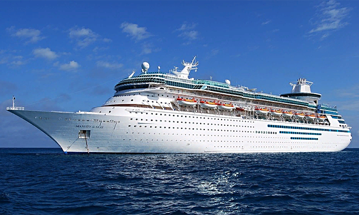 «Плавучий» город – корабль Icon of the Seas – считается самым большим круизным лайнером в мире