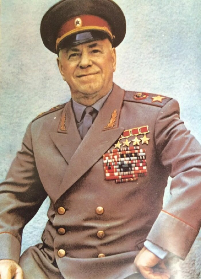 визитная фотокарточка сильного, умного, волевого, трудолюбивого, но вовсе не хитрого человека... (из открытых источников)... 