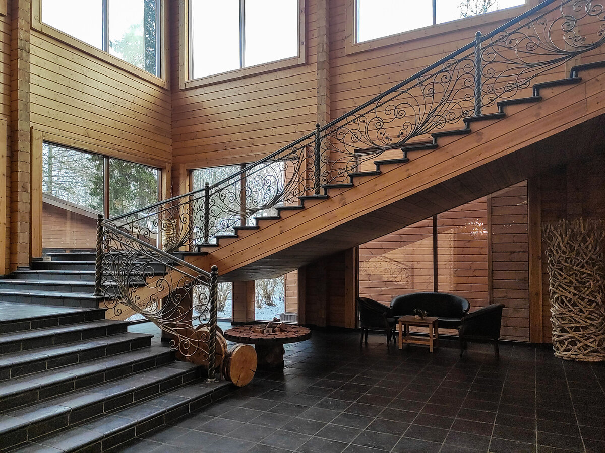 Возле Ресепшн