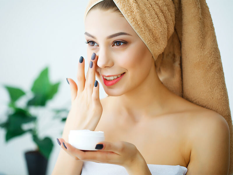 Простые советы: уход за кожей зимой от холода и перепадов температур