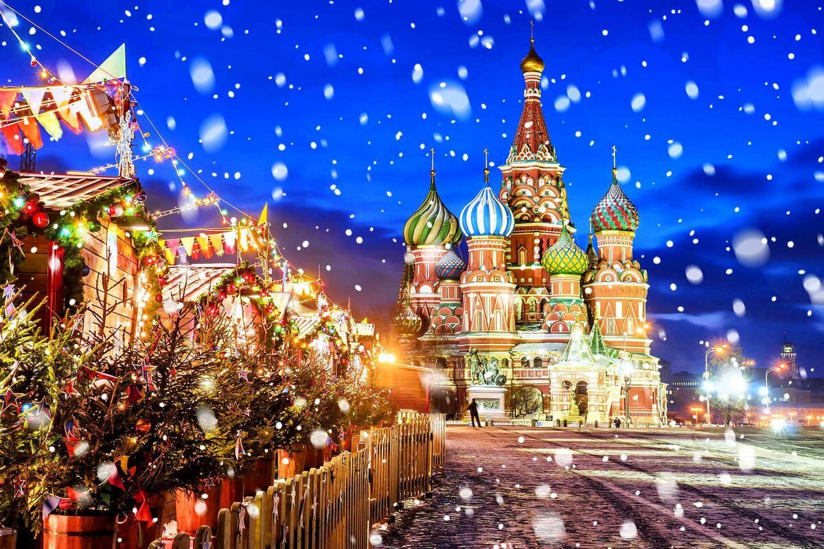  Зимой Москва особенно прекрасна: каждый год главные улицы города сверкают праздничным убранством.-2
