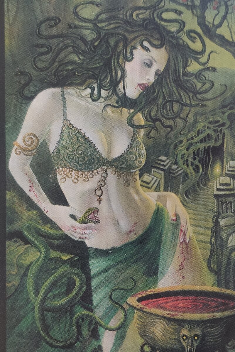 Tarot of the divine галерея. таро божественного наследия. таро фантасмагория галерея. зазеркалье хаоса. черный гримуар лавкрафт.