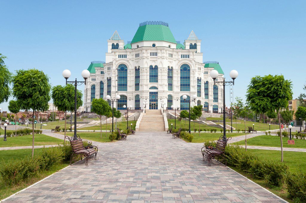 Астраханский театр оперы и балета.