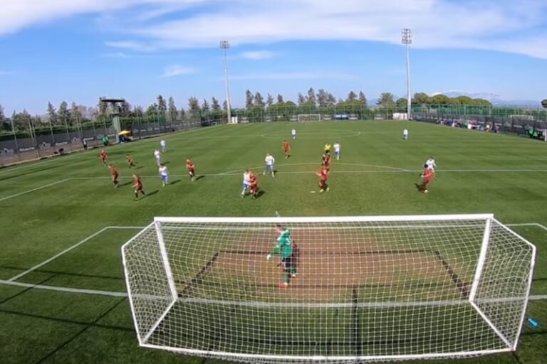    В Ясном начальник участка УК заплатит штраф за упавшие на ребенка хоккейные ворота Марина Шарт