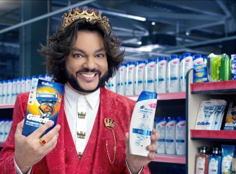 Мария горбань в рекламе мтс. Реклама которую сейчас показывают. Мужчина в образе женщины. Креативная реклама телевизора. Реклама которую сейчас показывают.