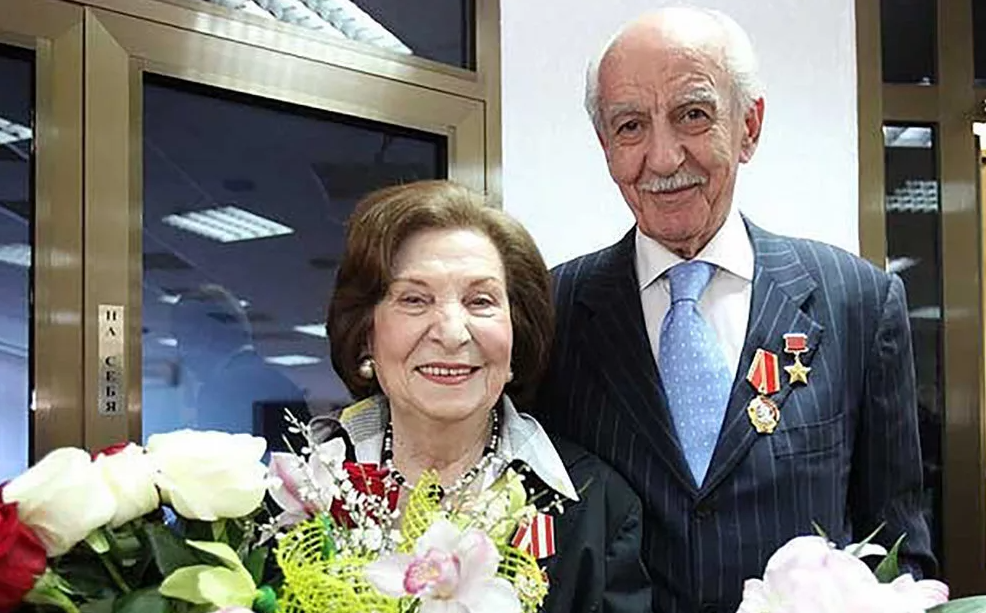 Иван Иванович Агаянц с супругой.