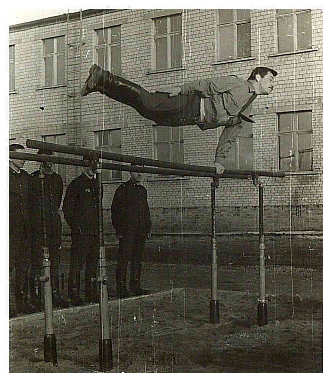 Личным примером!