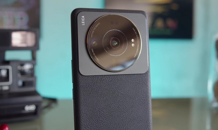    Попробуем разобраться, кто делает камеры для смартфонов лучше всех. Фото: GSMArena Official