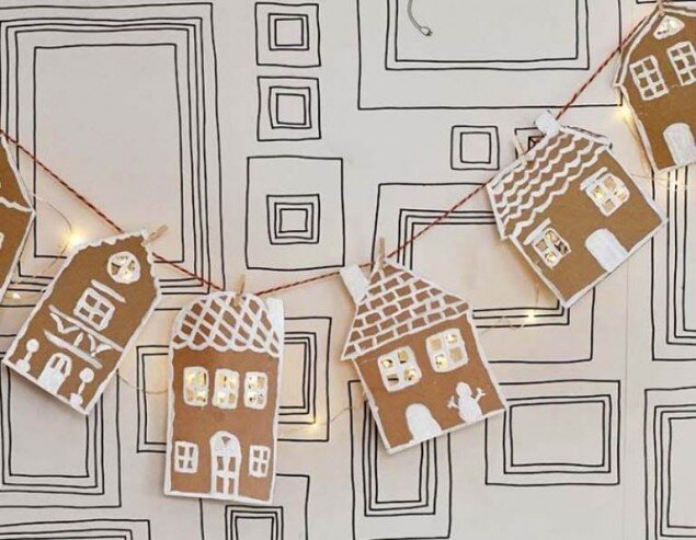    Гирлянда   
Источник: «Pillar box blue»