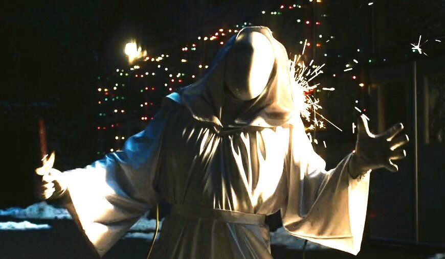 мстительный Рождественский ангел с ножом