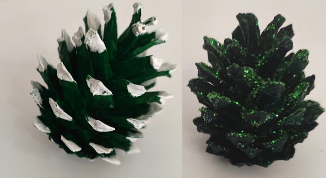 Готовые варианты поделок из шишек и пластилина к новому году.