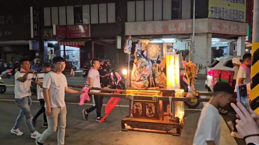 ШОК! Жители Тайваня УКРАЛИ БОГА из храма и УСТРОИЛИ ЕМУ ПРОГУЛКУ по городу!
