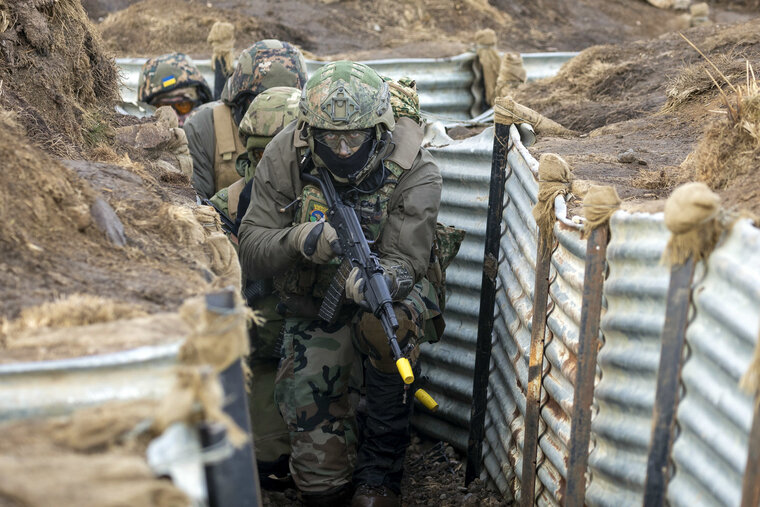    Дэвид Петреус уверен, что никто на Украине недооценил «линию Суровикина»