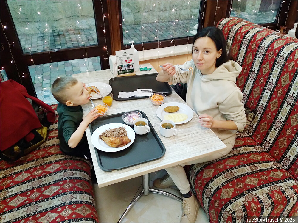 Кисловодск - Зашли в столовую. Что за цены? Это точно "курорт для пенсионеров"?