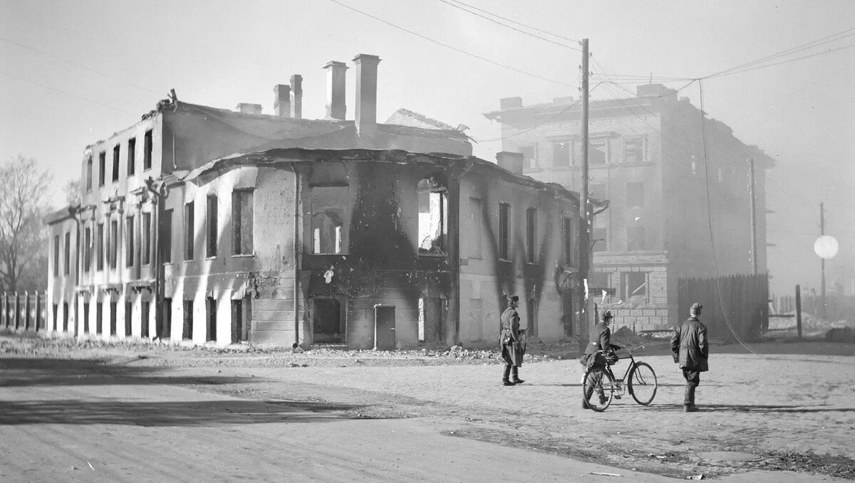 Петрозаводск в годы оккупации 1941 1944. Петрозаводск гостиница Северная после войны. Петрозаводск в 1941 году. Петрозаводск в годы оккупации.