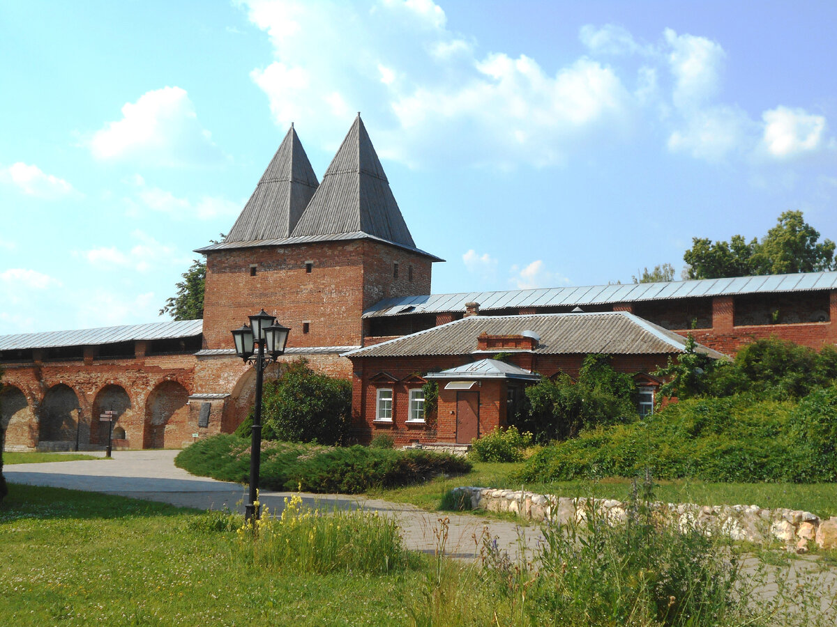 Никольские ворота зарайского Кремля