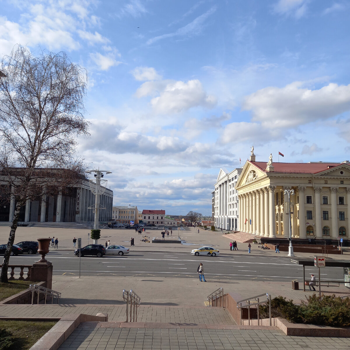 Октябрьская площадь