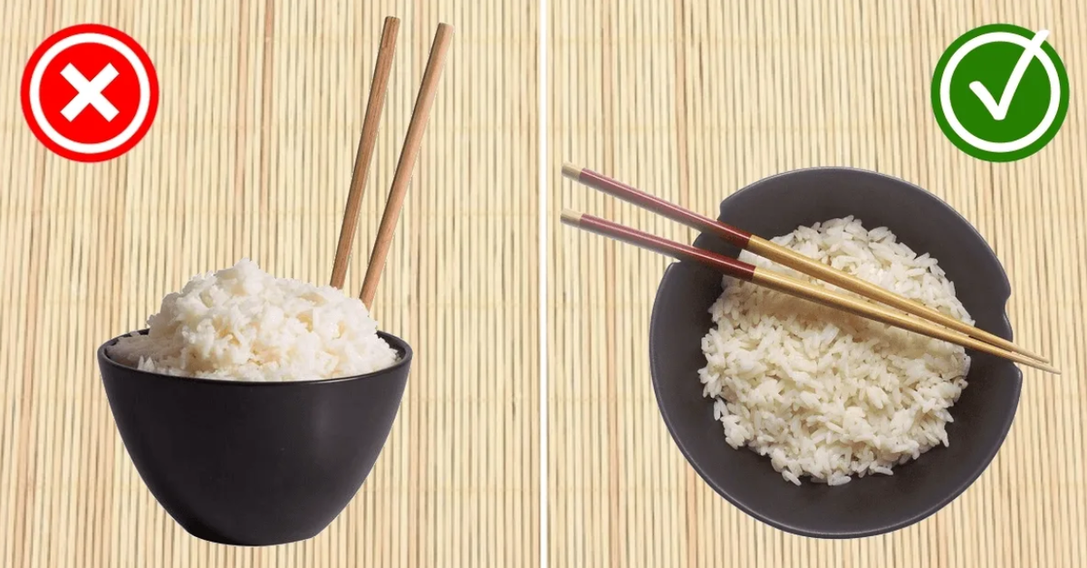 Как есть рис палочками