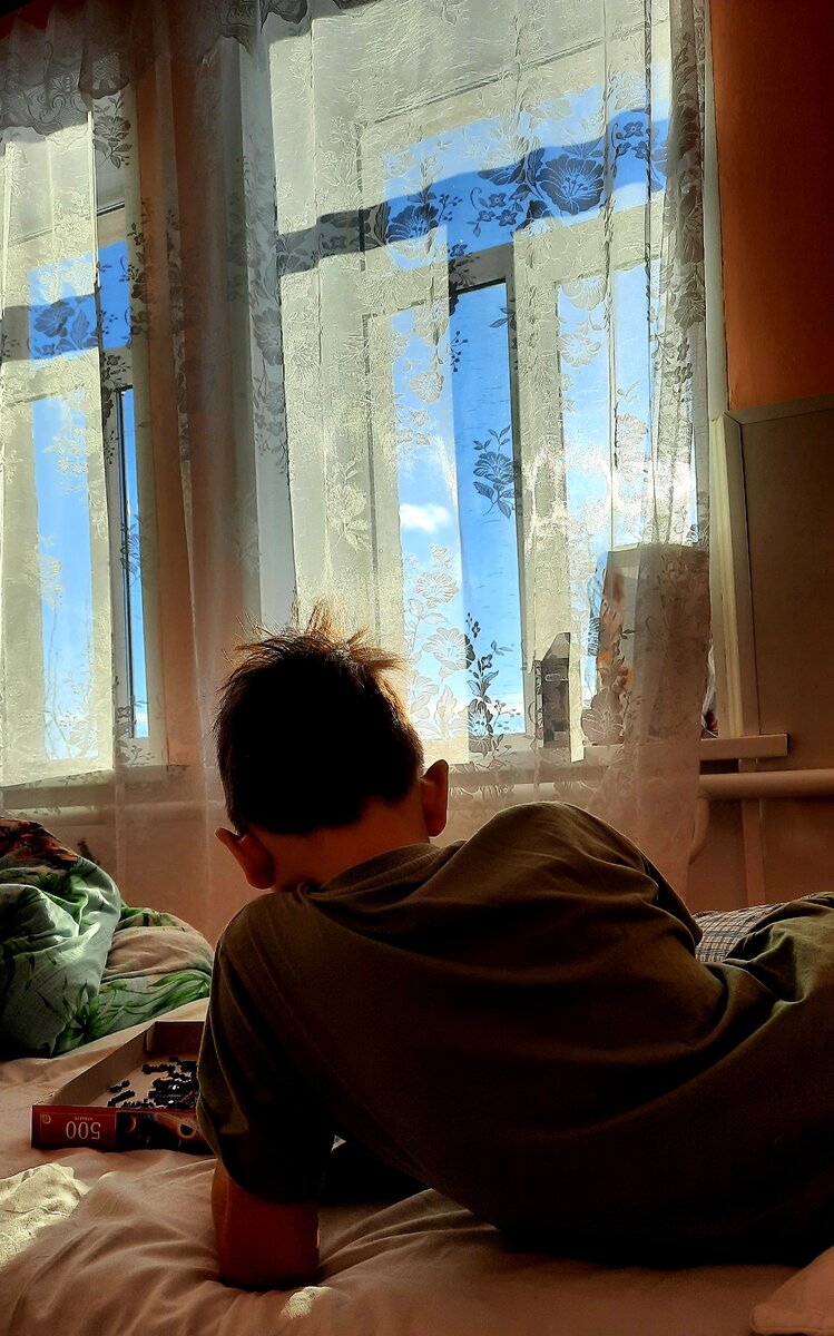 Вчера сын смог собрать динозавра 🙈