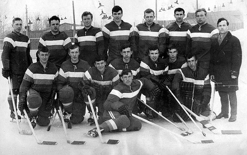 Хоккейная команда КАБЕЛЬЩИК 1962 г. 