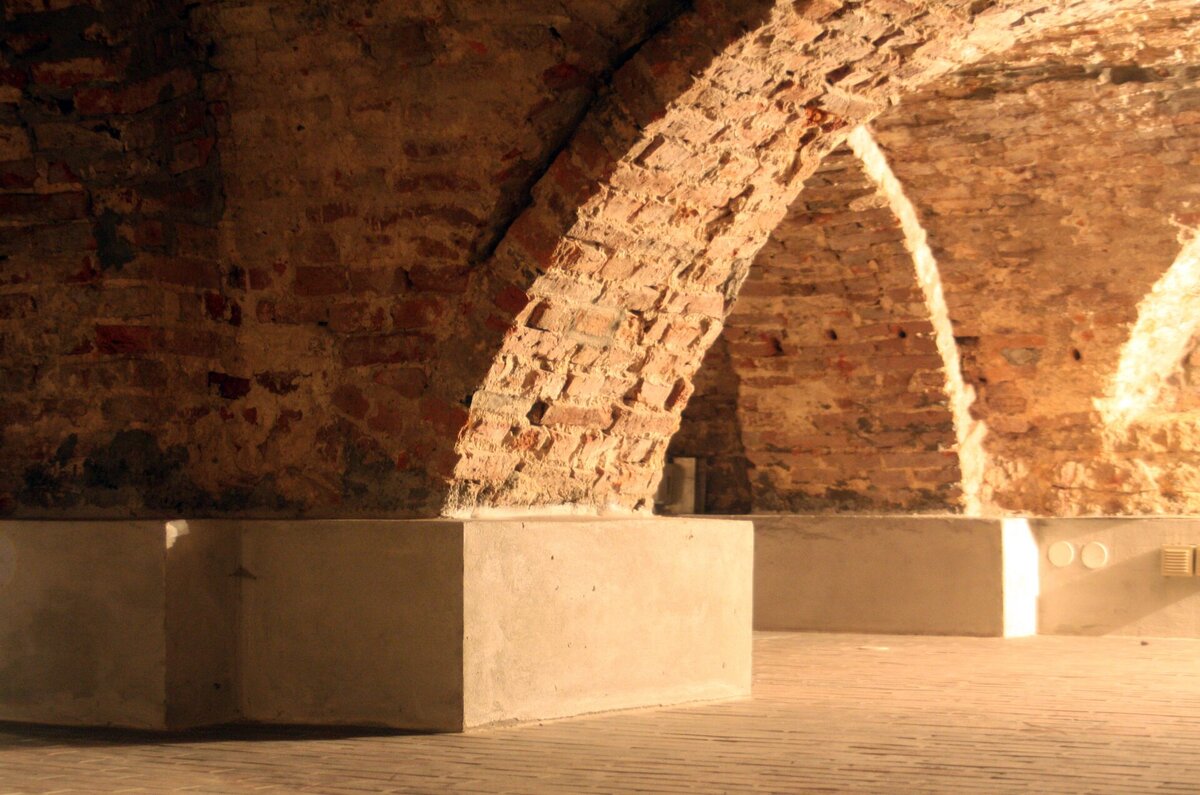 Подвалы Зимнего дворца Петра I. источник Википедия. автор Tura8