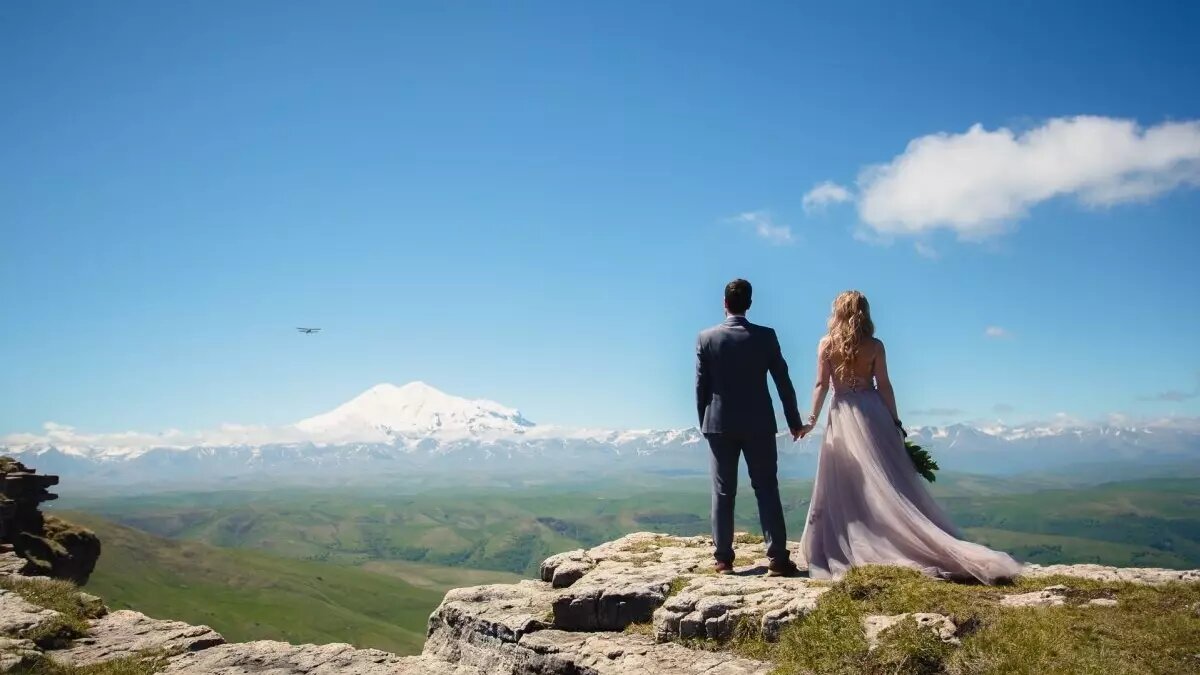     Минтруд собирается обновить правила назначения единого пособия для семей с детьми, чтобы решить проблемы фиктивных разводов для искусственного занижения доходов семьи. Что делать, чтобы остановить «эпидемию» разводов в России?