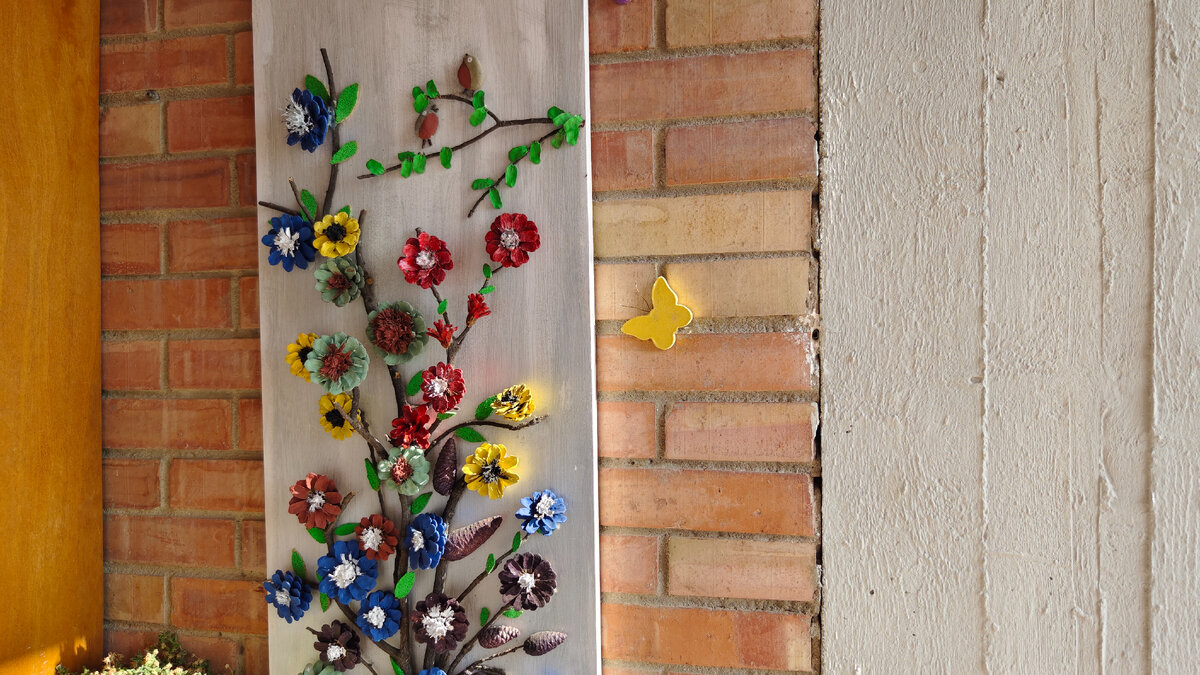 У нас был свой балкончик в Кальяри на Сардинии. Вообще вся квартира была оформлена с душой и вкусом