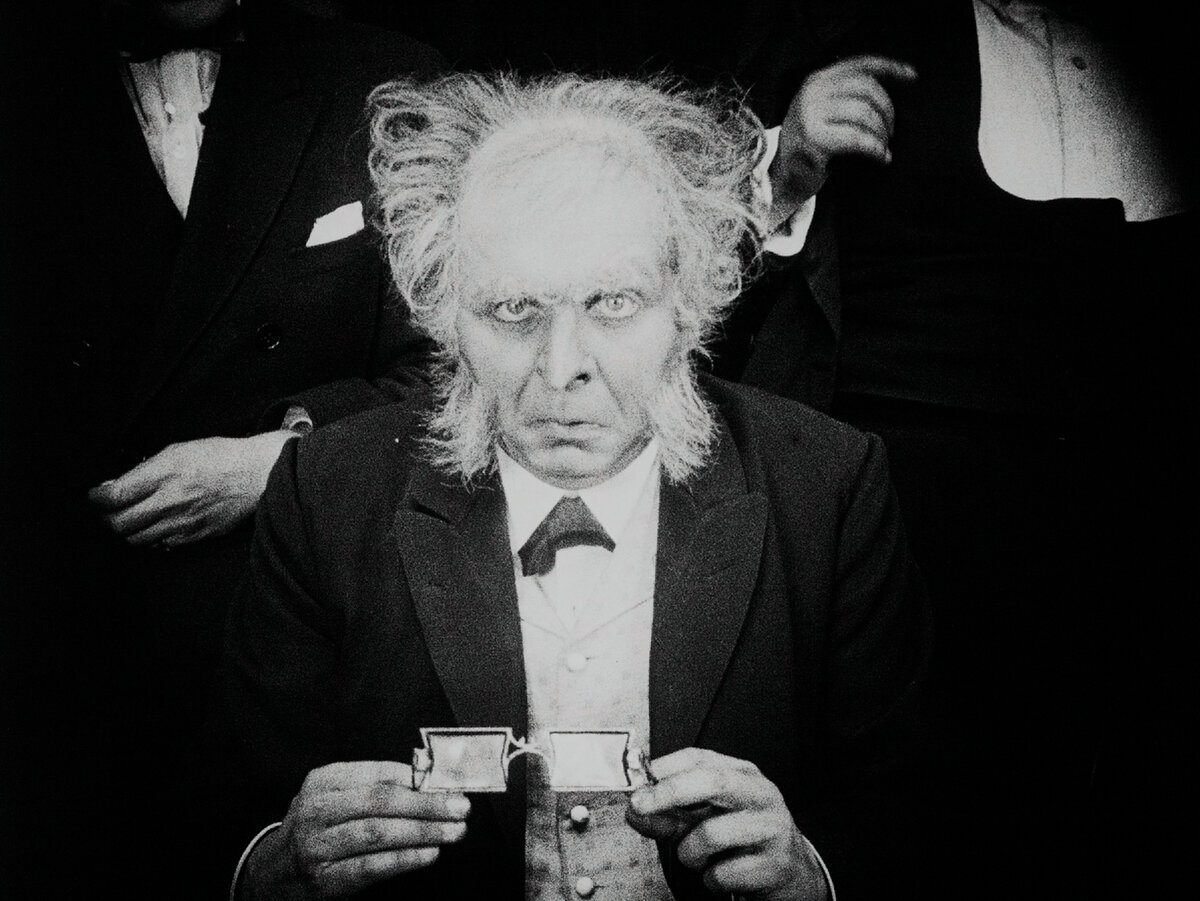 Актер Рудольф Кляйн-Рогге в фильме Фрица Ланга «Доктор Мабузе, игрок» 