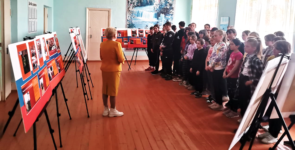 Рассказ о защитниках Отечества участвующих в СВО рассказывает Мальцева Раиса Иосифовна директор МБОУ ДО ДХШ № 14 им. А.А. Леонова